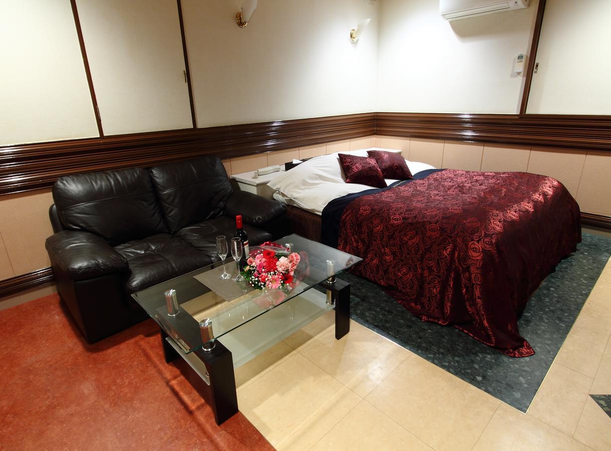 Love hotel Restay Aine (adults Only)